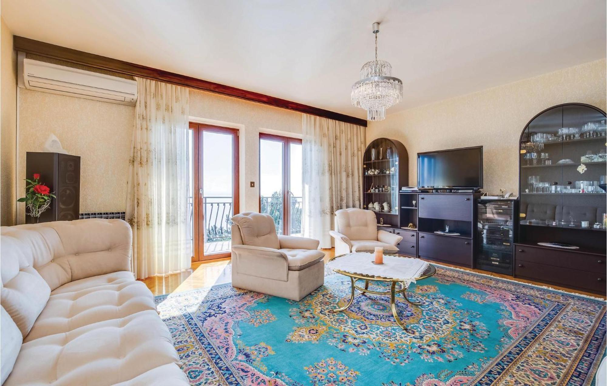 2 Bedroom Lovely Apartment In Ловран Екстер'єр фото
